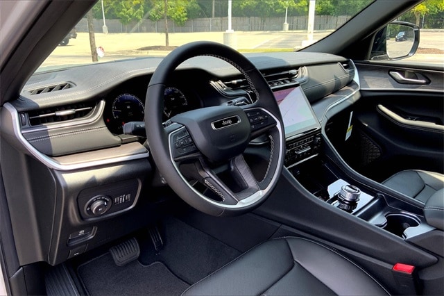 2025 JEEP GRAND CHEROKEE L - Image 8