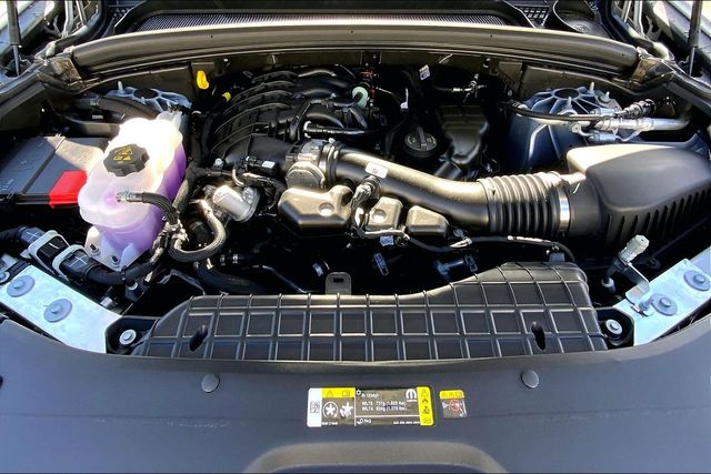 2025 JEEP GRAND CHEROKEE - Image 11