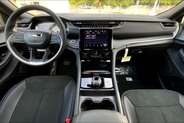 2025 JEEP GRAND CHEROKEE - Image 5