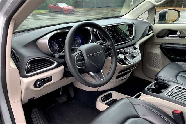 2023 CHRYSLER PACIFICA - Image 13