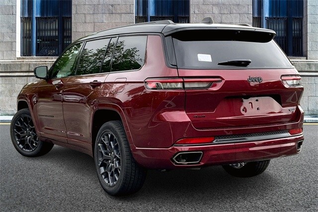 2025 Jeep Grand Cherokee L Summit Reserve photo 3