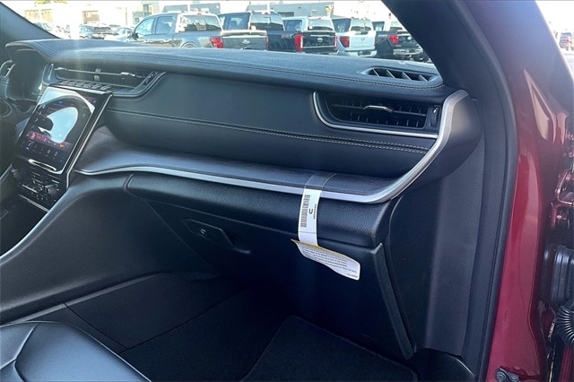 2025 JEEP GRAND CHEROKEE L - Image 15