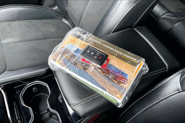 2022 JEEP GRAND CHEROKEE - Image 12