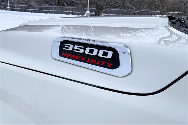 2023 RAM 3500 - Image 31