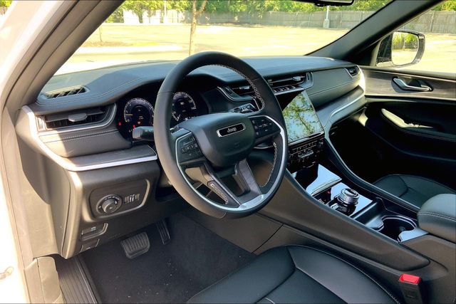 2025 JEEP GRAND CHEROKEE - Image 8