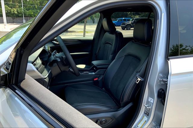 2025 JEEP GRAND CHEROKEE L - Image 9