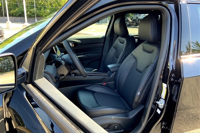 2025 JEEP COMPASS - Image 9