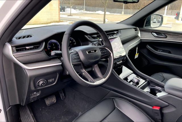 2025 JEEP GRAND CHEROKEE - Image 8