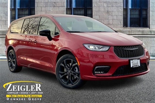 2026 Chrysler Pacifica Select's photo