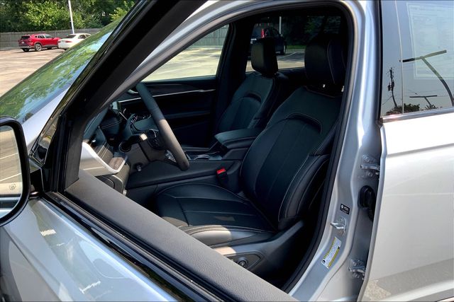 2025 JEEP GRAND CHEROKEE - Image 9