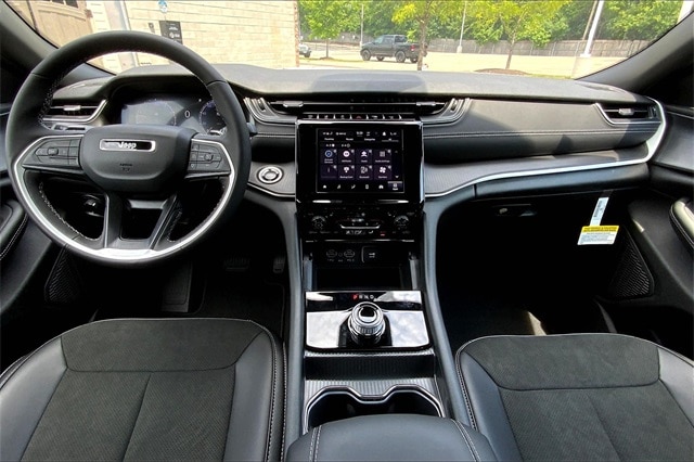 2025 JEEP GRAND CHEROKEE L - Image 5