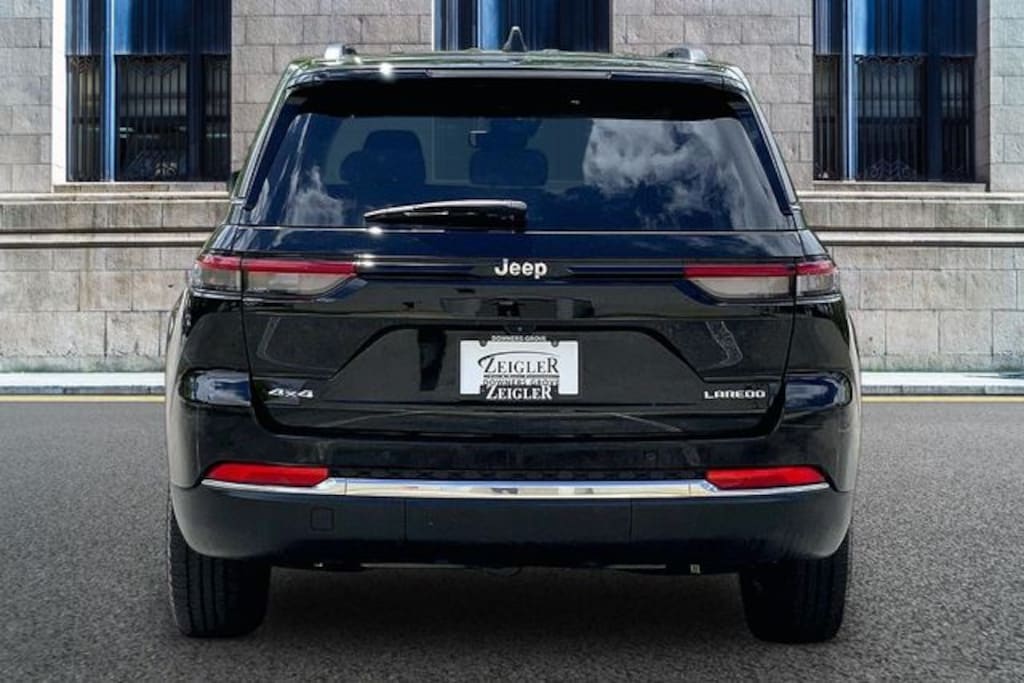 Used 2023 Jeep Grand Cherokee Laredo SUV