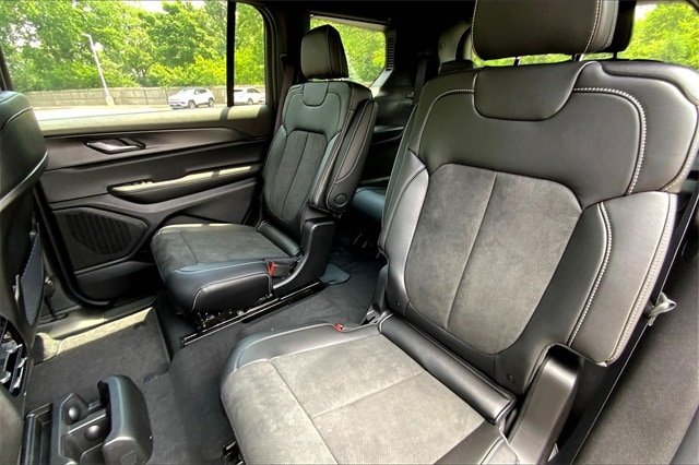 2025 JEEP GRAND CHEROKEE L - Image 10