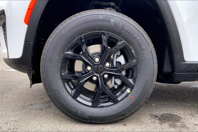 2026 JEEP GRAND CHEROKEE - Image 12