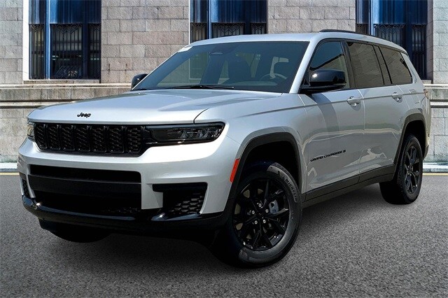 2025 Jeep Grand Cherokee Altitude X photo 2