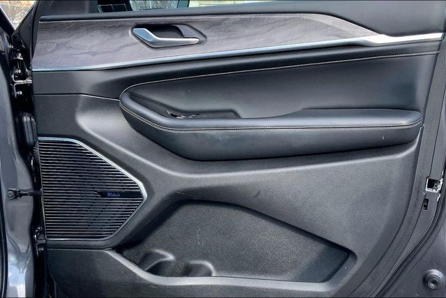 2022 JEEP GRAND CHEROKEE - Image 24