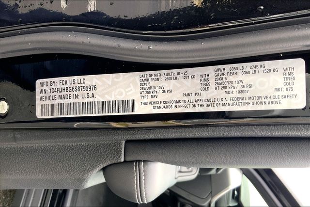 2025 JEEP GRAND CHEROKEE - Image 13