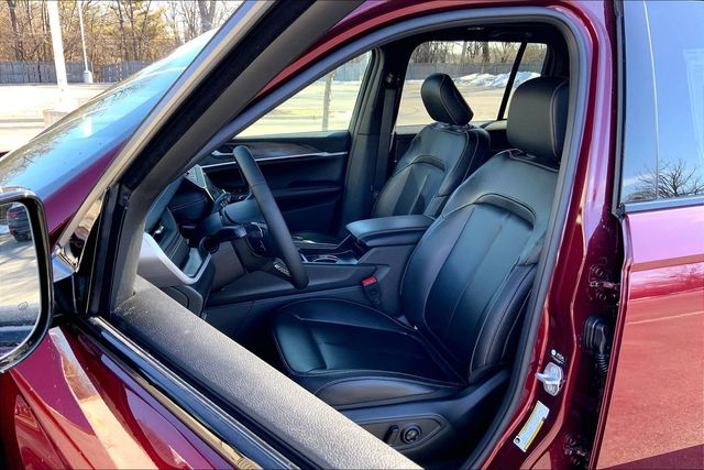 2026 JEEP GRAND CHEROKEE - Image 9