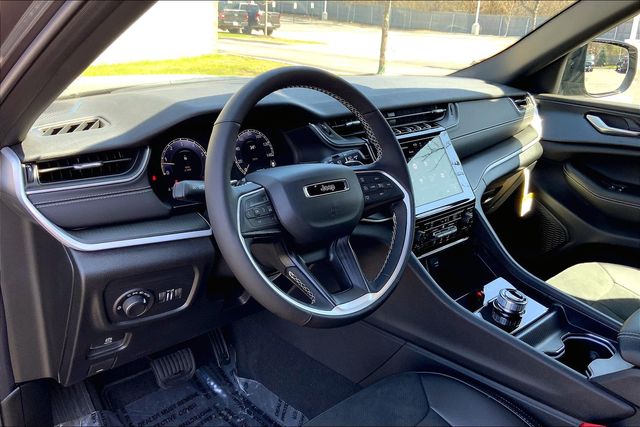 2025 JEEP GRAND CHEROKEE L - Image 8