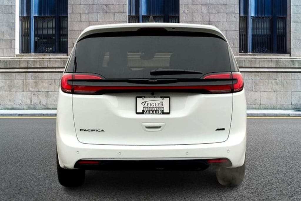 New 2026 Chrysler Pacifica Select Passenger Van