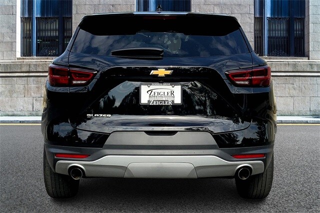 2023 Chevrolet Blazer 2LT photo 3