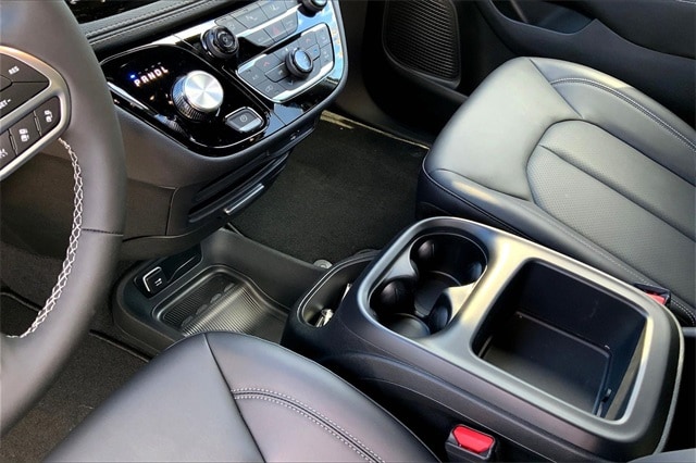 2026 CHRYSLER PACIFICA - Image 7