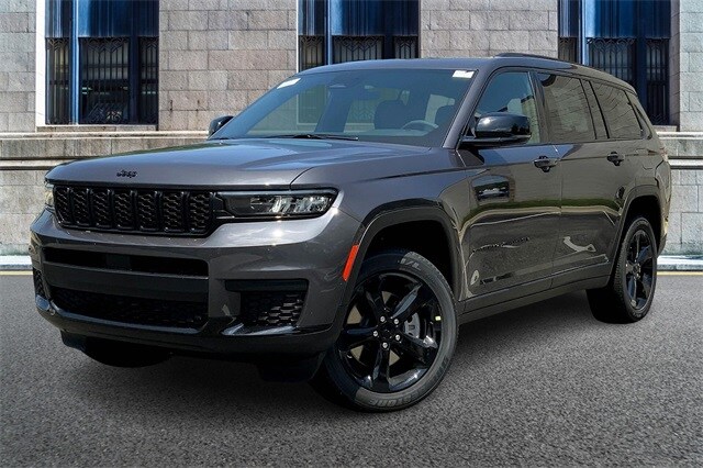 2025 Jeep Grand Cherokee Altitude X photo 2