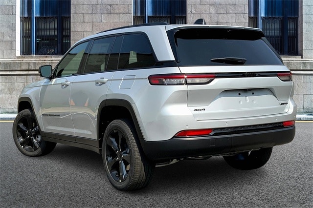 2025 JEEP GRAND CHEROKEE - Image 3