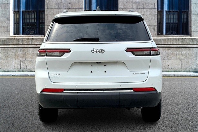 2024 Jeep Grand Cherokee Limited photo 4