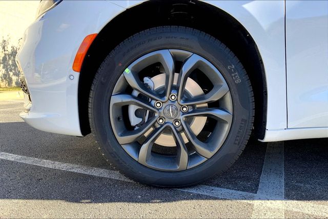 2026 CHRYSLER PACIFICA - Image 12