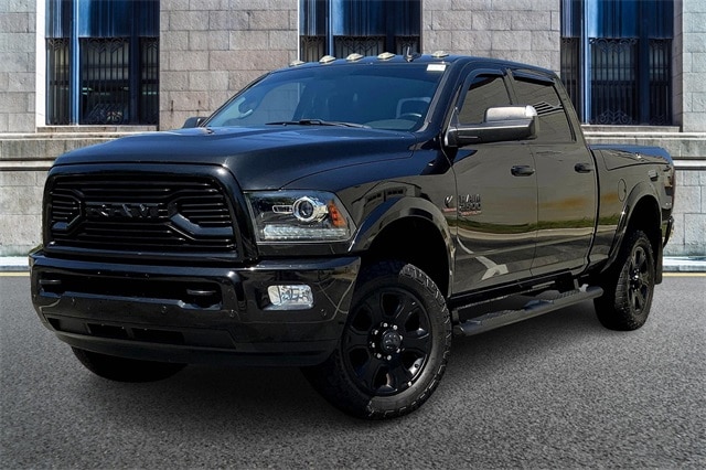 Used 2018 RAM Ram 2500 Pickup Laramie with VIN 3C6UR5FL8JG257322 for sale in Downers Grove, IL