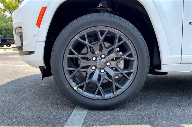 2025 JEEP GRAND CHEROKEE L - Image 12