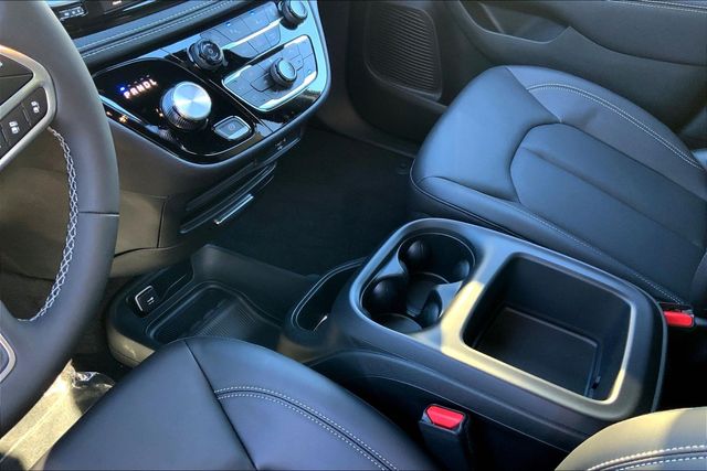 2026 CHRYSLER PACIFICA - Image 7