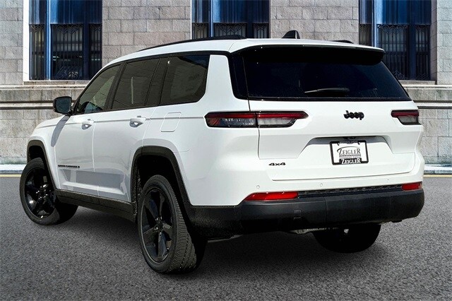 2025 Jeep Grand Cherokee Altitude X photo 3