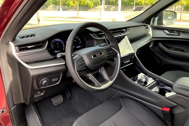 2025 JEEP GRAND CHEROKEE - Image 8