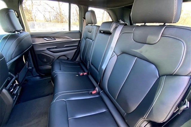 2025 JEEP GRAND CHEROKEE - Image 10