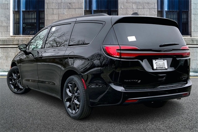 2026 CHRYSLER PACIFICA - Image 3