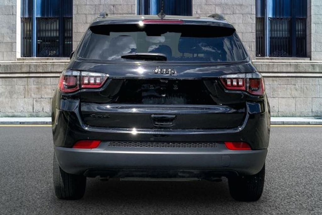 Used 2023 Jeep Compass Latitude SUV
