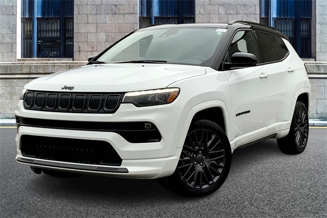 Used 2022 Jeep Compass High Altitude with VIN 3C4NJDCB6NT210023 for sale in Downers Grove, IL
