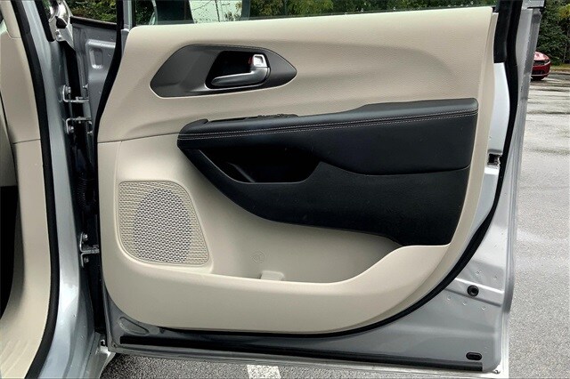 2023 CHRYSLER PACIFICA - Image 22