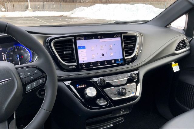 2026 CHRYSLER PACIFICA - Image 6