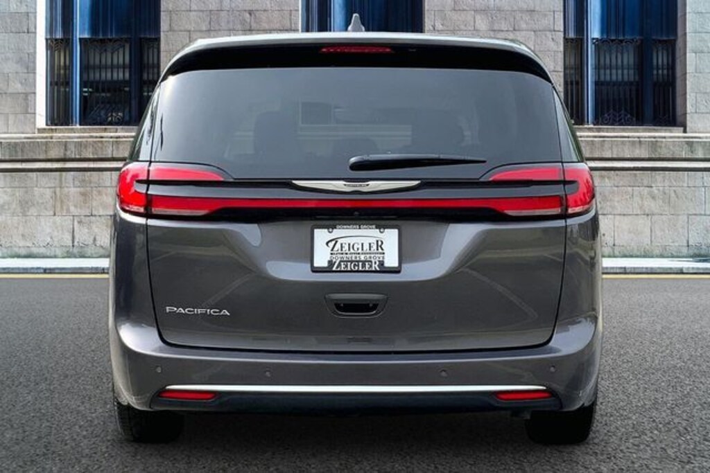 Used 2023 Chrysler Pacifica Touring L Van Passenger Van