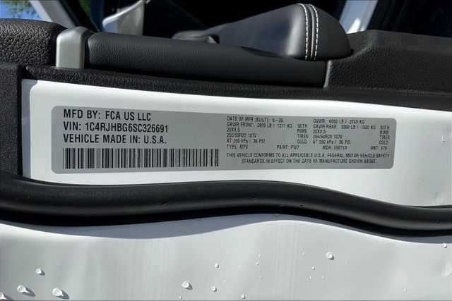 2025 JEEP GRAND CHEROKEE - Image 13