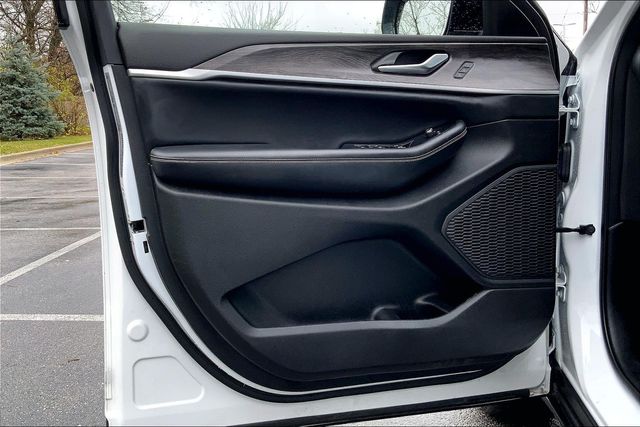 2023 JEEP GRAND CHEROKEE L - Image 22