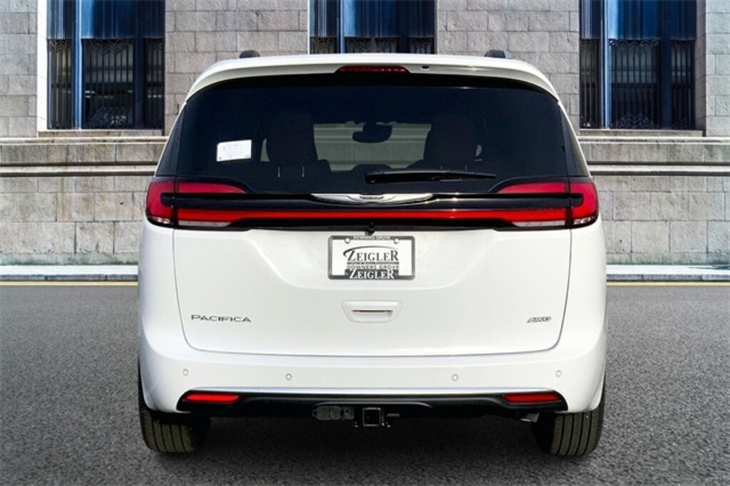 New 2026 Chrysler Pacifica Pinnacle Passenger Van