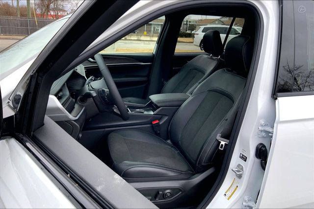 2026 JEEP GRAND CHEROKEE - Image 9