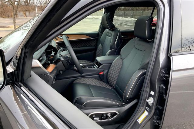 2026 JEEP GRAND CHEROKEE L - Image 9