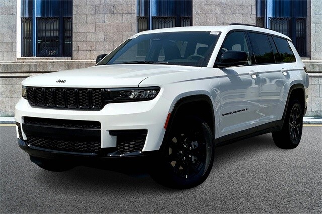2025 Jeep Grand Cherokee Altitude X photo 2