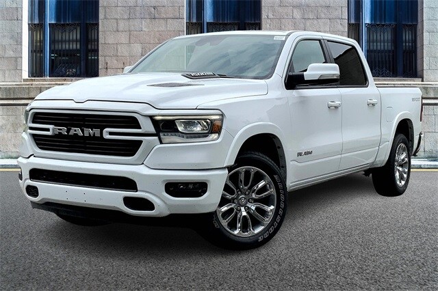 2022 Ram 1500 Laramie photo 2