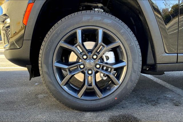 2025 JEEP GRAND CHEROKEE - Image 12